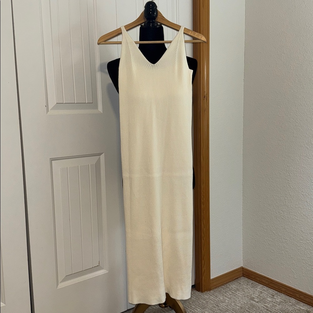 Sleeveless Cream Midi knit Dress